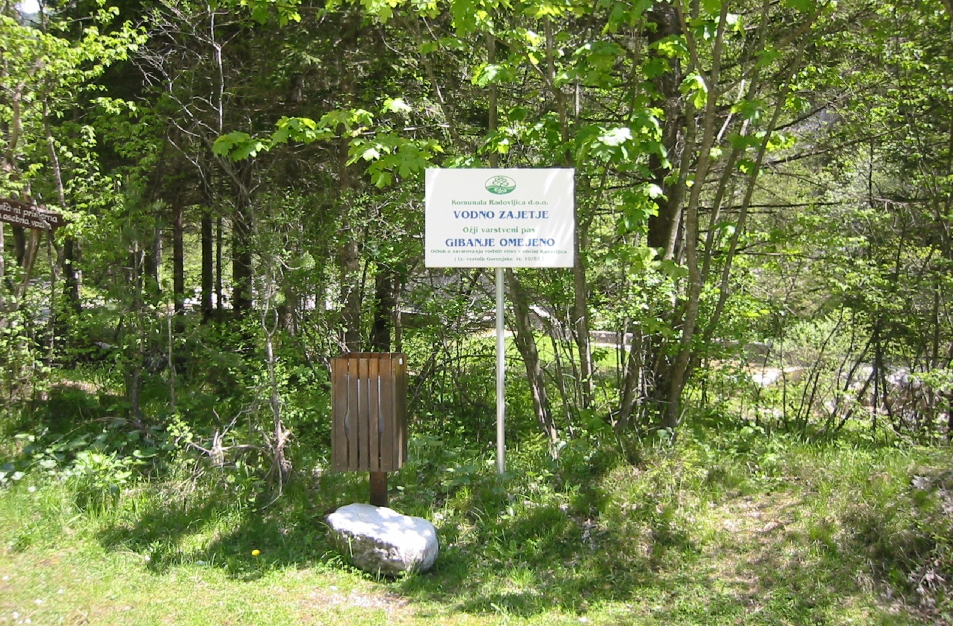 V vodozbirnem območju je gibanje omejeno.