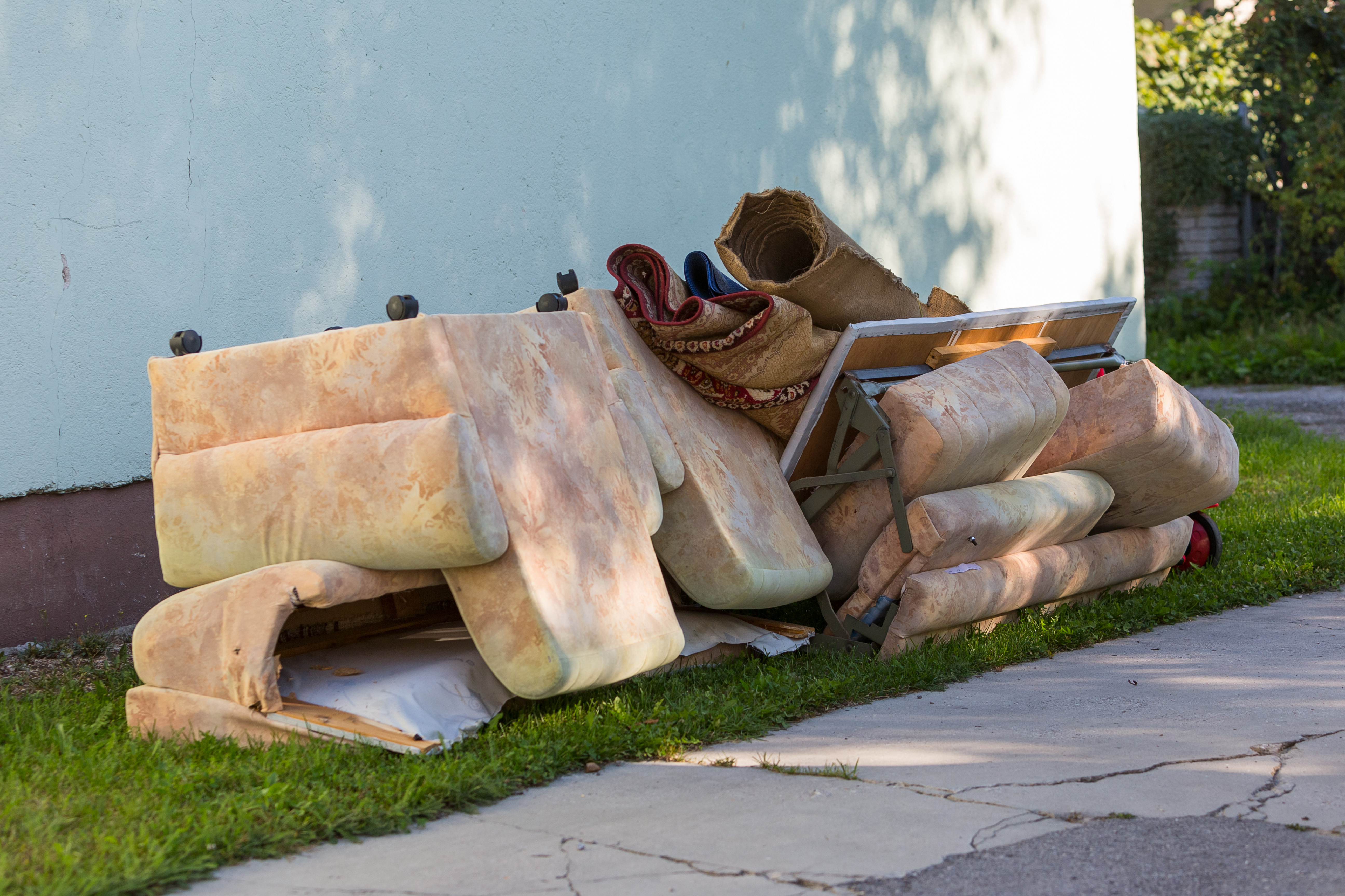 Odpadke pripravite na dan odvoza do 6. ure zjutraj.